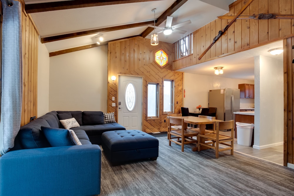 Iron River Retreat w/ Sauna: Walk to Ski Brule!