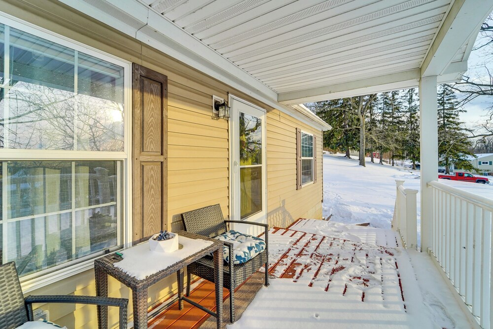Half-mi to Lakemont Park: Family-friendly Home!