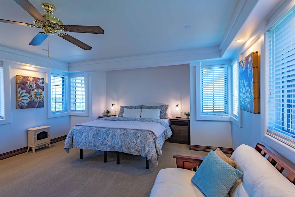 Santellan Inn