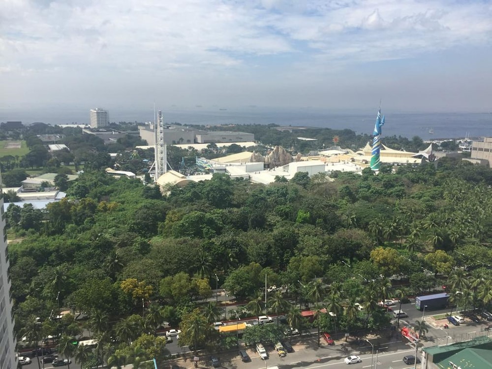 Condo Unit With Balcony in Manila