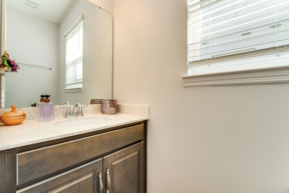 Pool Access: Family Gem w/ Views in St Cloud!
