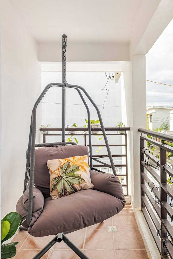 Charming Iloilo City House With Garden View