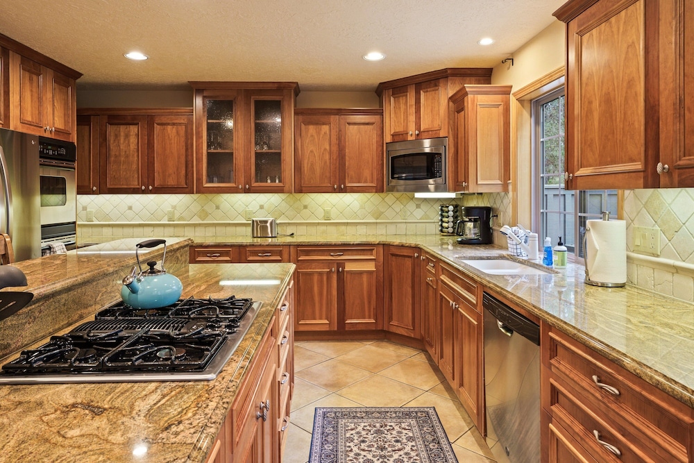 4 Tan Oak Lane 5 Bedroom Home
