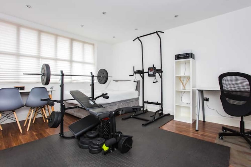 Energised Apartment With Gym in Brent Park