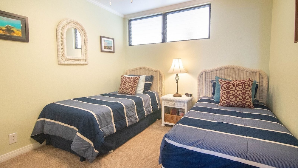 Top Floor - Direct Ocean Front View - Air-conditioned - Vrkcv
