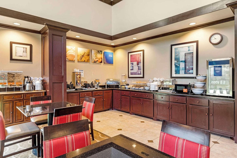 Palestine Vacations - Comfort Suites - Property Image 12