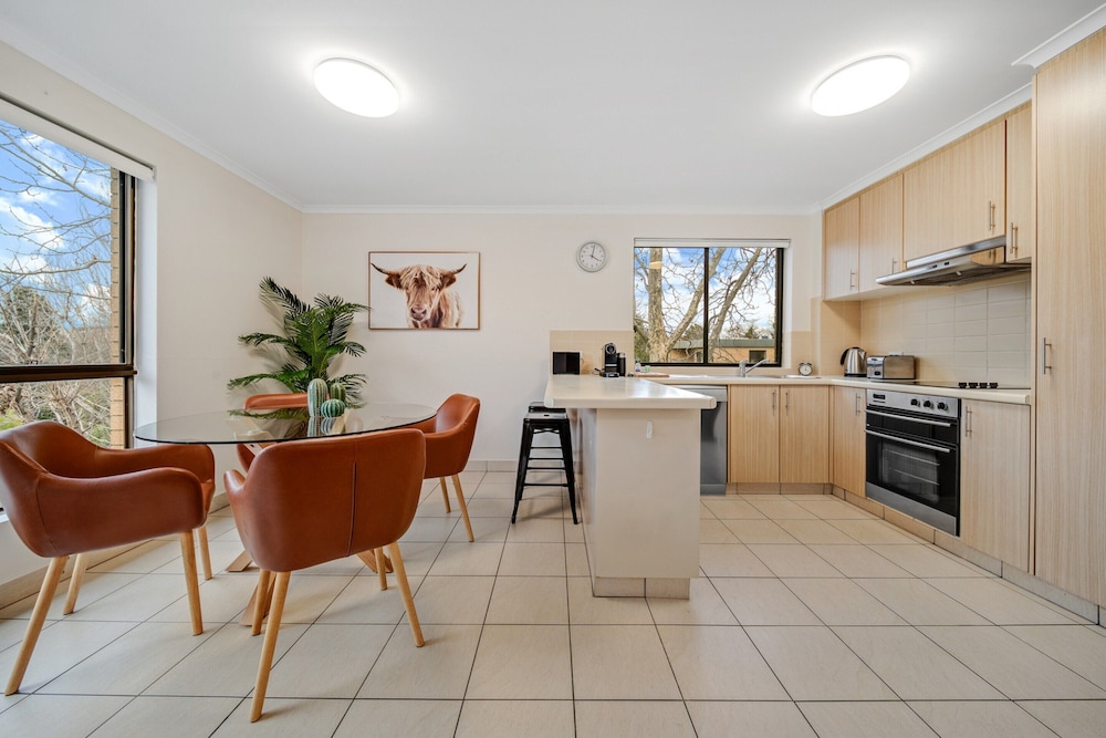 2-bed With Pool, Bbq, Tennis Court & Parking