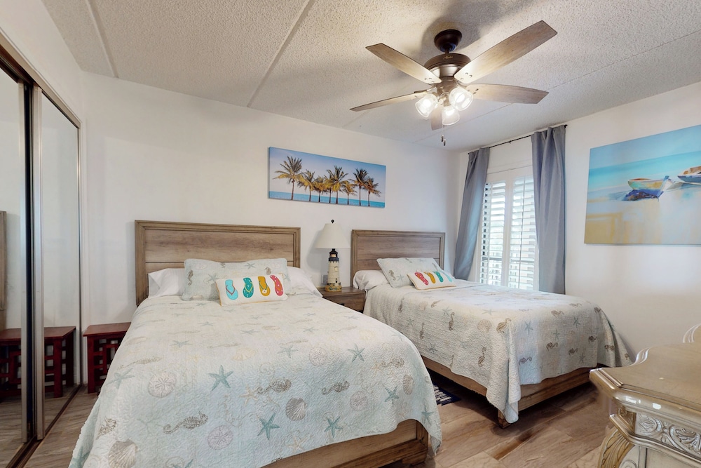 Beautifully Furnished Condo w/ Breathtaking Views