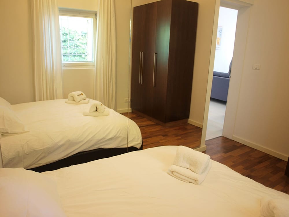 4 Yonatan - Emek Refaim - Jerusalem-Rent view 2