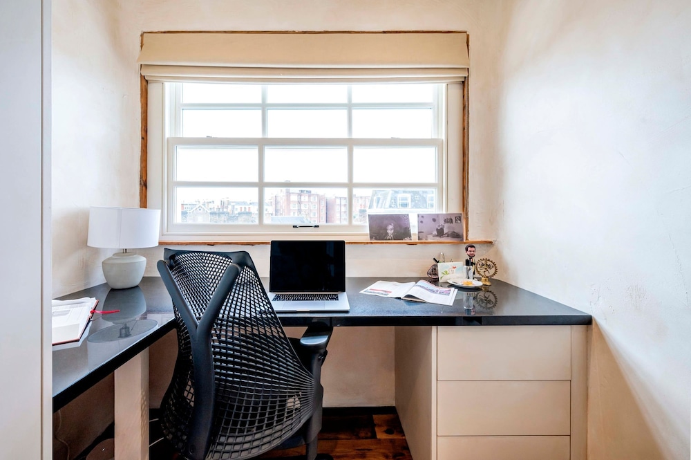 Long Term Stay- Notting Hill by Out of Office Lifestyle