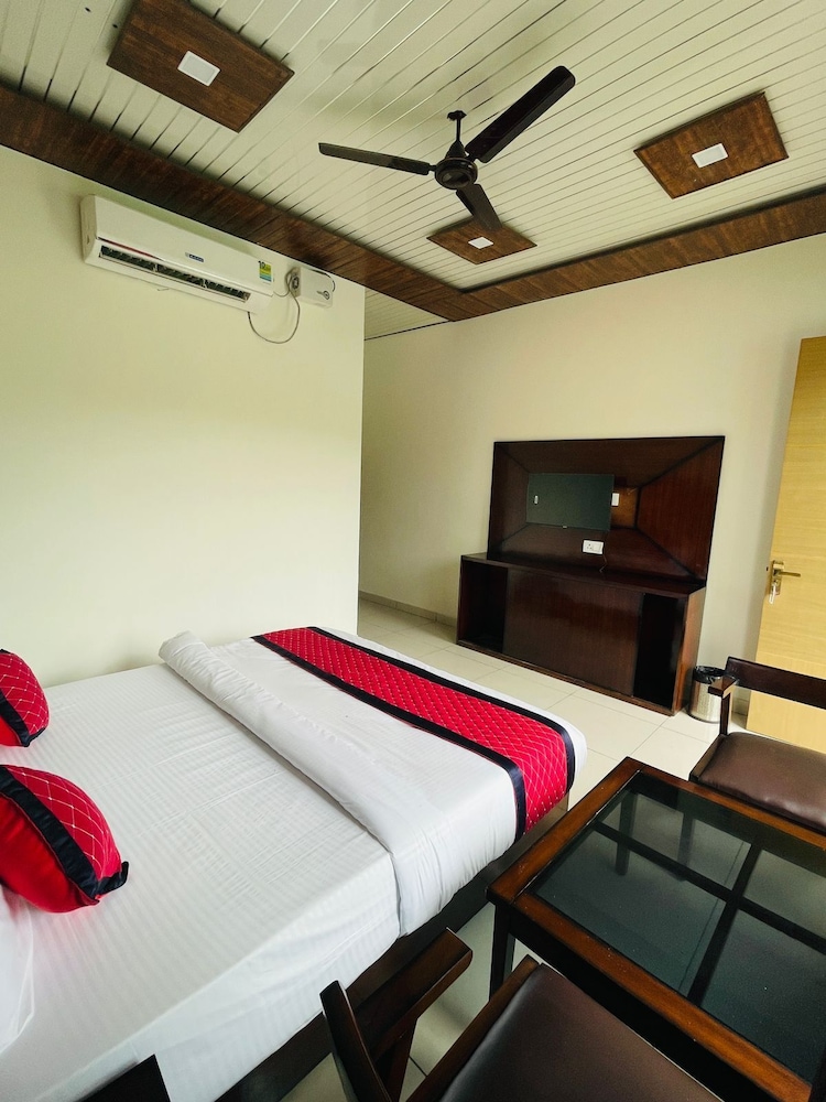 Lee Corbett Resort