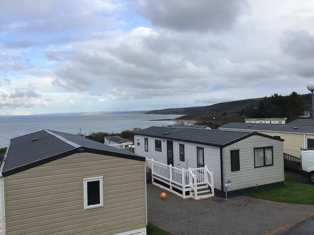 Newquay Haven Caravan 42x14 With Ocean Views