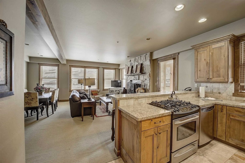 2 Ski-in/ski-out Condos w/ Hot Tubs Deer Valley Mont Cervin by Avantstay
