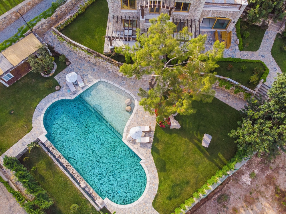 Private Island-Style Ultra Luxury Villa Estate