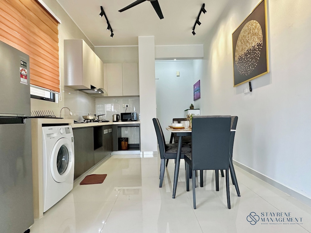 Country Garden Danga Bay Sea View Homestay by Stayrene