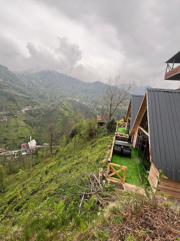 Aron Bungalov view 4