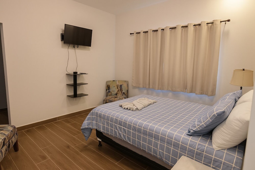 Casa Luminiere- Keyhole Bay #5 3 Bedroom Home