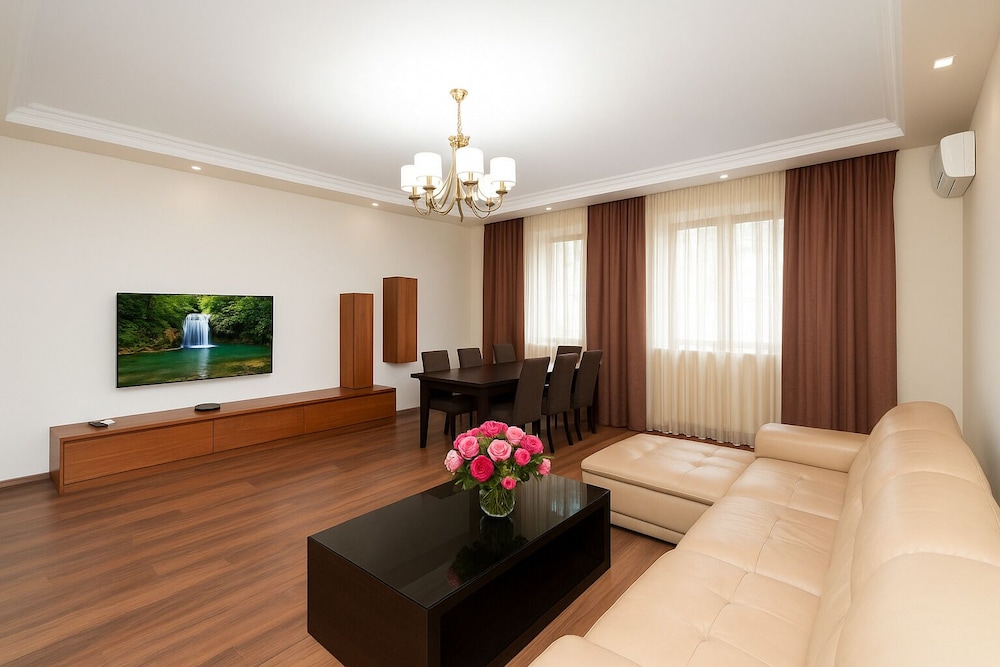 Apartment by Luxe Group DI888