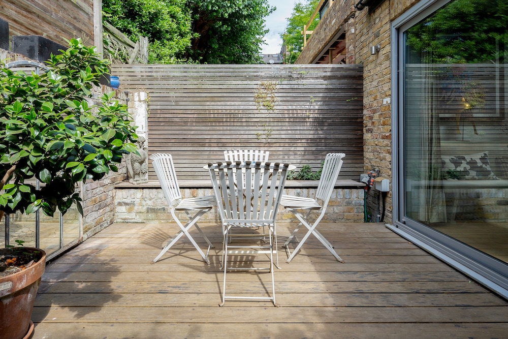 outdoor bbq area