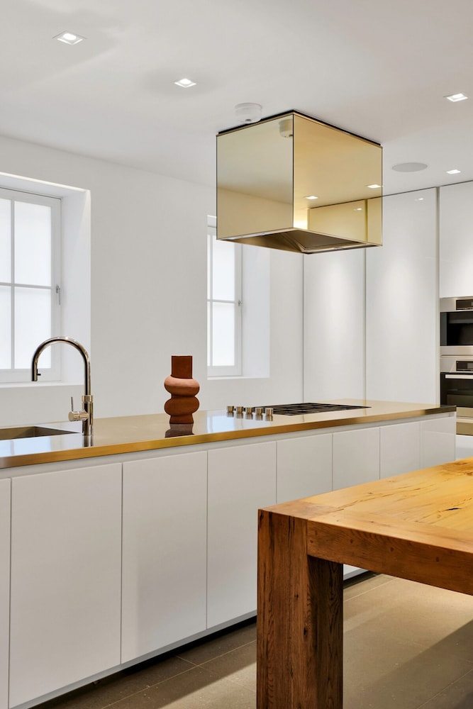 Paddington Luxury 3-bed Mews Private Cinema Gym