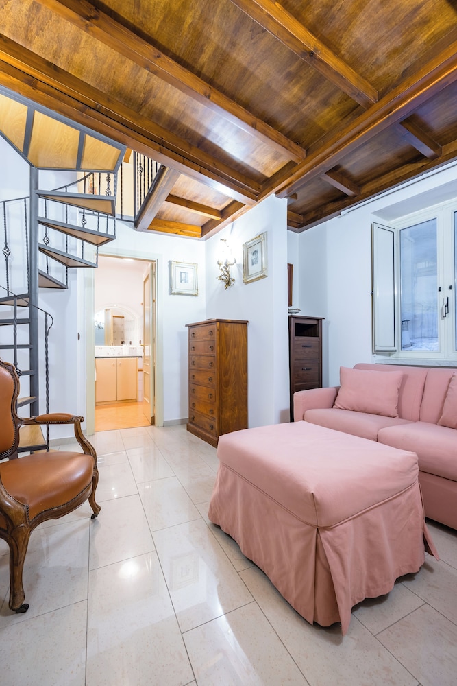 Homely City Apartment by Wonderful Italy