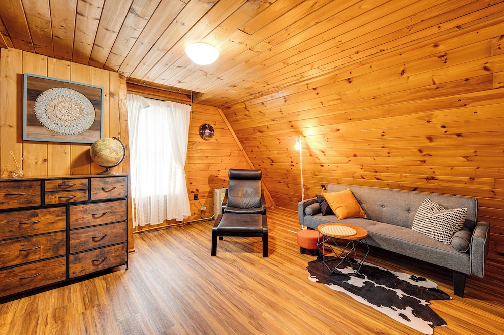 10 Mi to Newfoundland Lake: Updated Forest Retreat