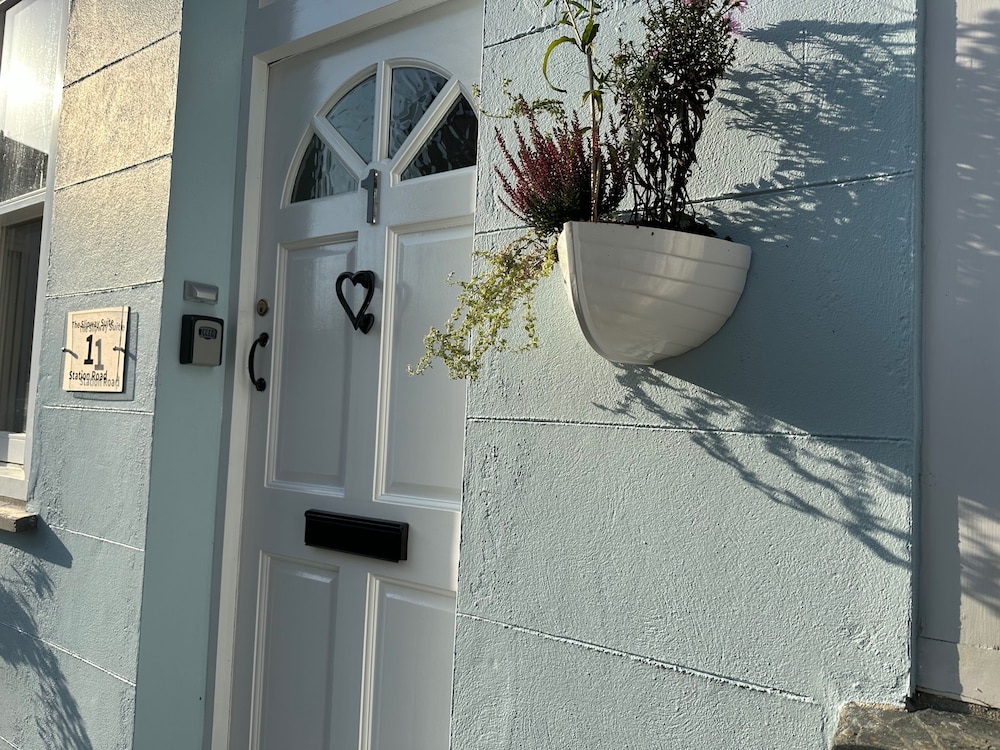 The Slipway Suite, Fowey Harbour & Parking 1 Min