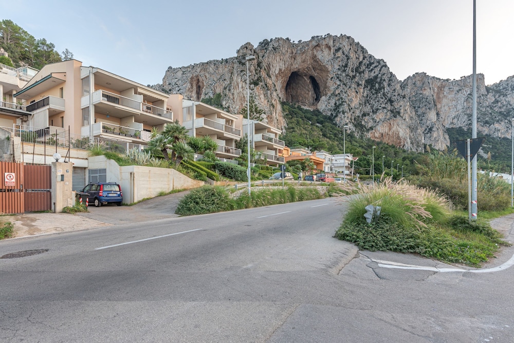Casa Azzurra Seaview Addaura by Wonderful Italy