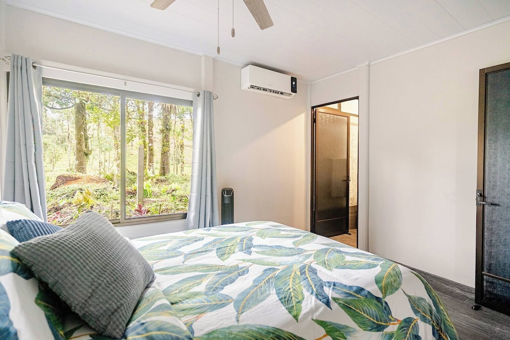 Pura Vidaville - Hiker's Hideaway
