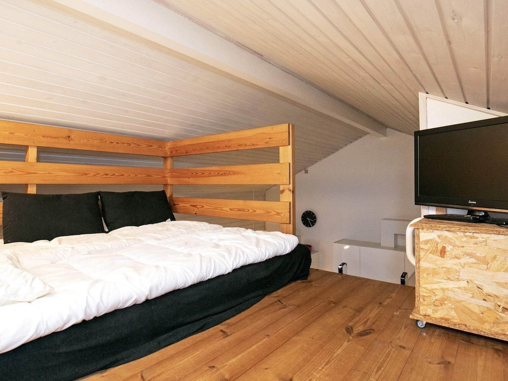 Cozy Holiday Home in Ã†rÃ¸skÃ¸bing near Harbour view 2