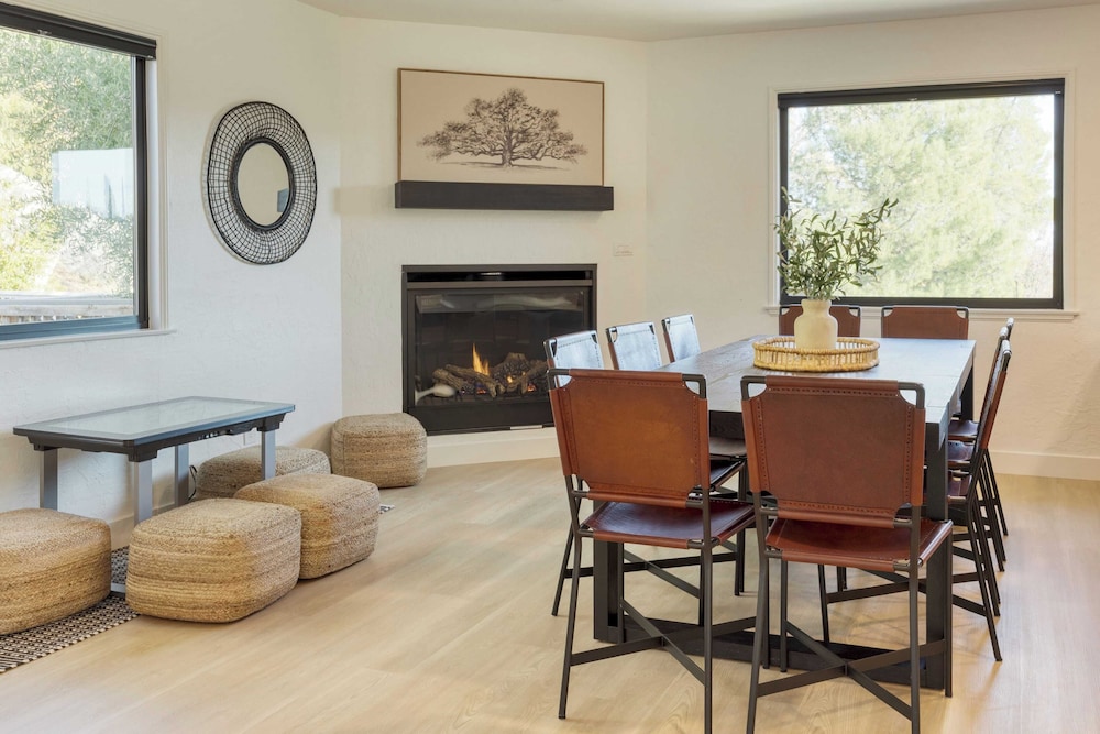 Terrace Hill Modern Paso Robles Escape Near Wineries, Dining, and Hot Springs