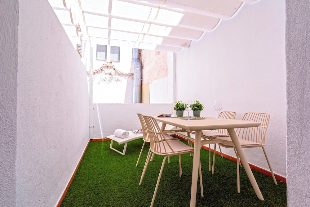 Nice apt With Terrace in Malaga. Trinidad Grund B