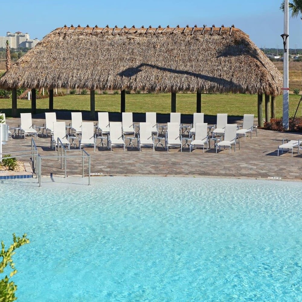 Modern 2BR Condo w Mickey Room - Family Perfection view 3