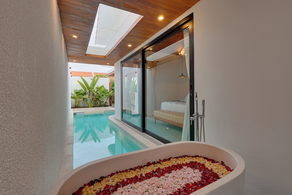 LaLuxe Villa and Residence