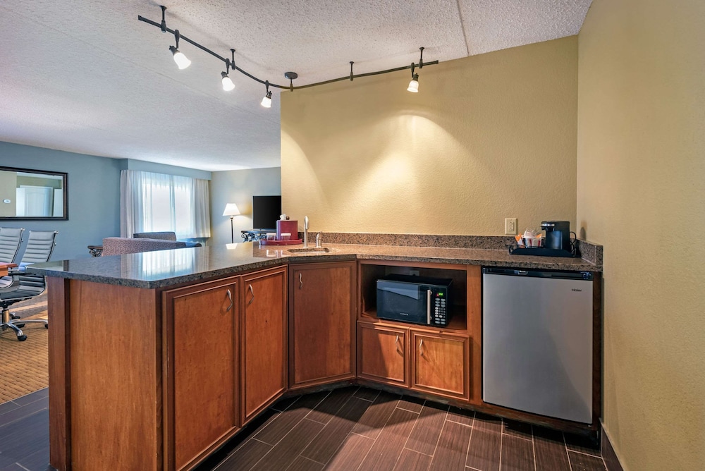 Lexington Vacations - Clarion Hotel Conference Center - North - Property Image 53