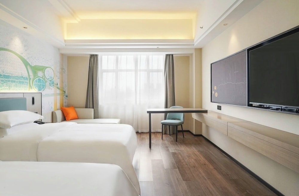 yi xuan hotel - bus station
