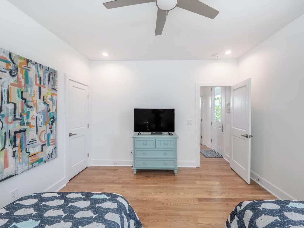 Channel 6 by Topsail Realty