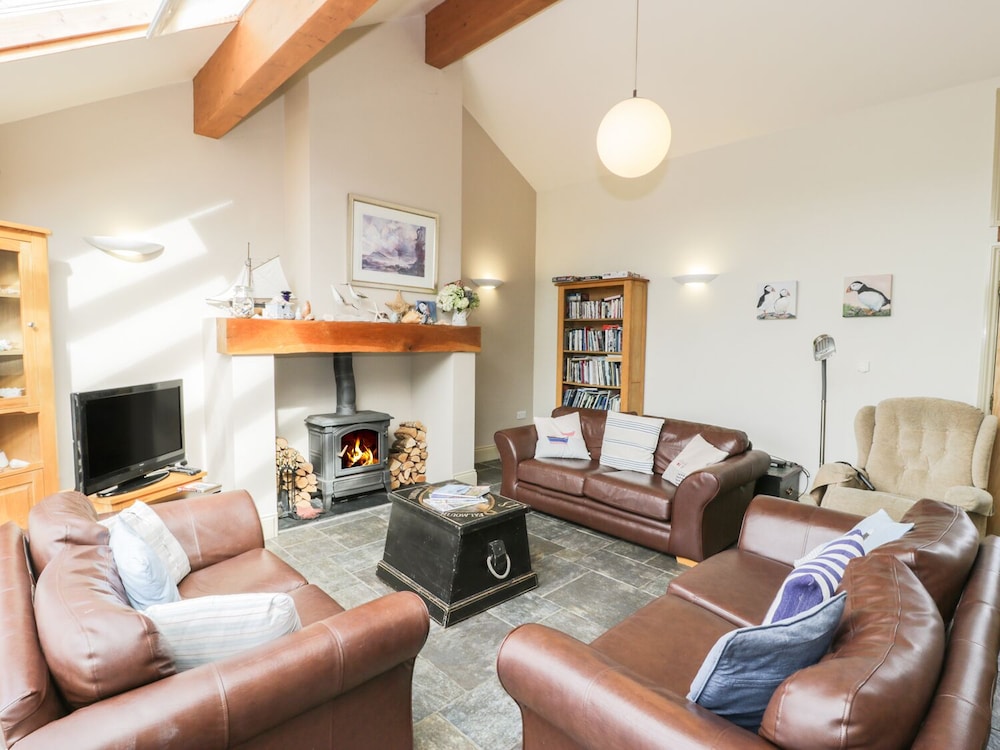 Manaros Cottage