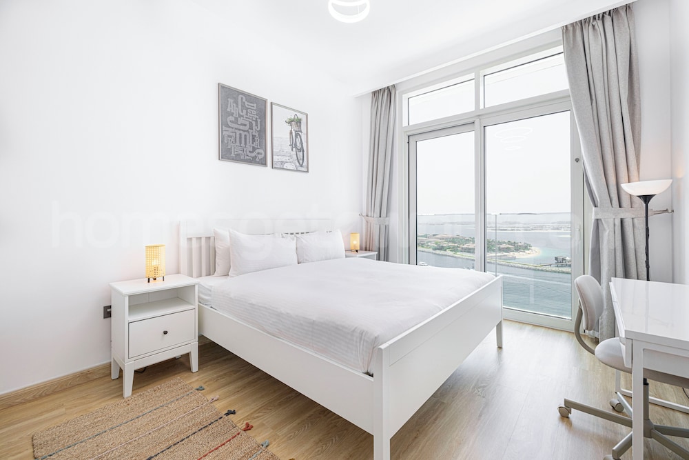 Homesgetaway-SunriseBay Emaar Beach ront
