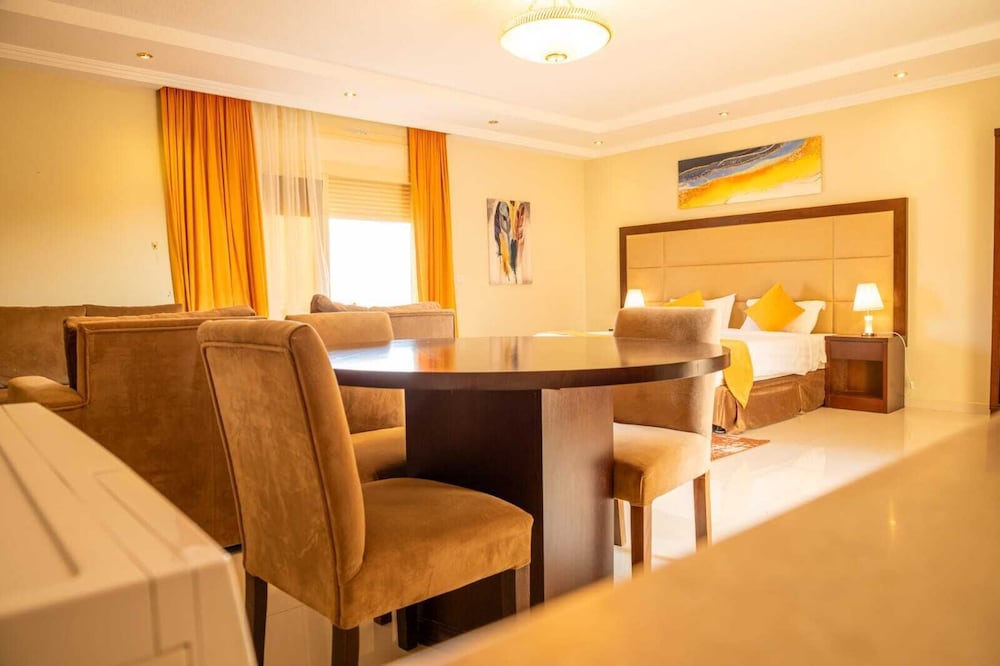 SUITE OBHUR ALJNOBIAH