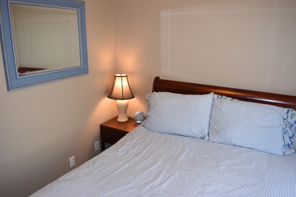 343 Hinds 2 Bedroom Cabin by RedAwning view 3