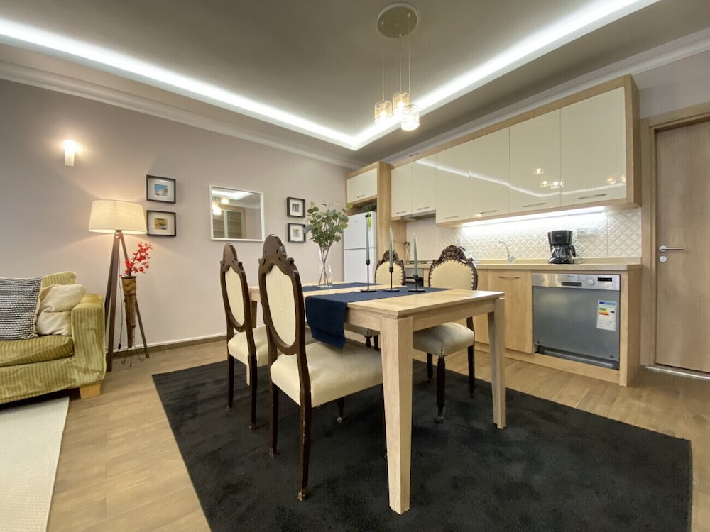 Missafir Sleek and Central Flat in Nisantasi