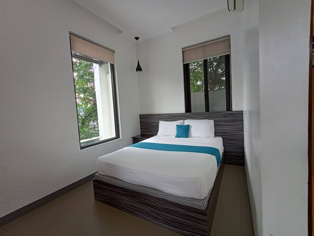 Anton's Loft Designer Resort Pansol