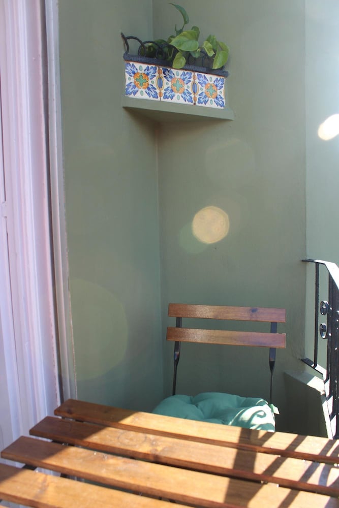 Luminous Flat in Great Location