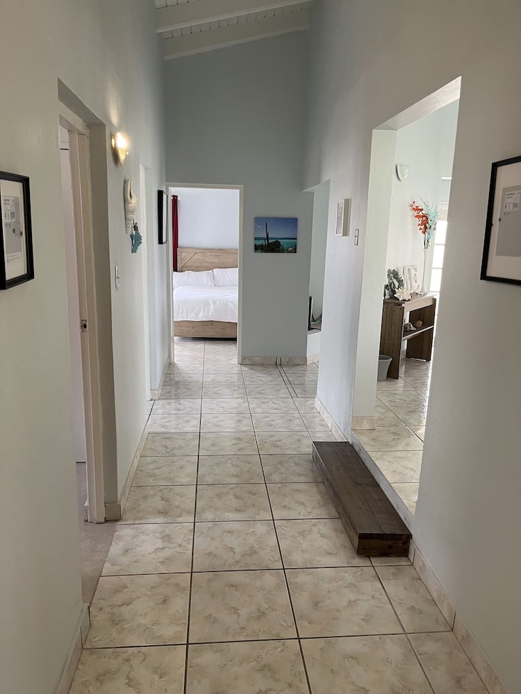 3 Bedroom Villa in Pos Chiquito Sun and Fun 5 Minute Walk to Beach