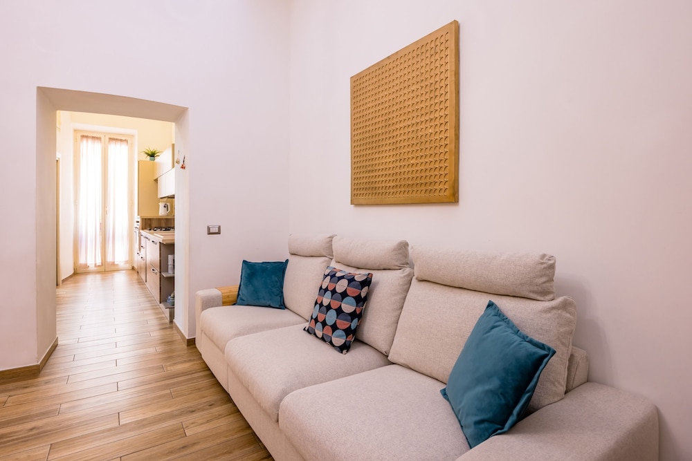 Carlo III Apartment by Wonderful Italy