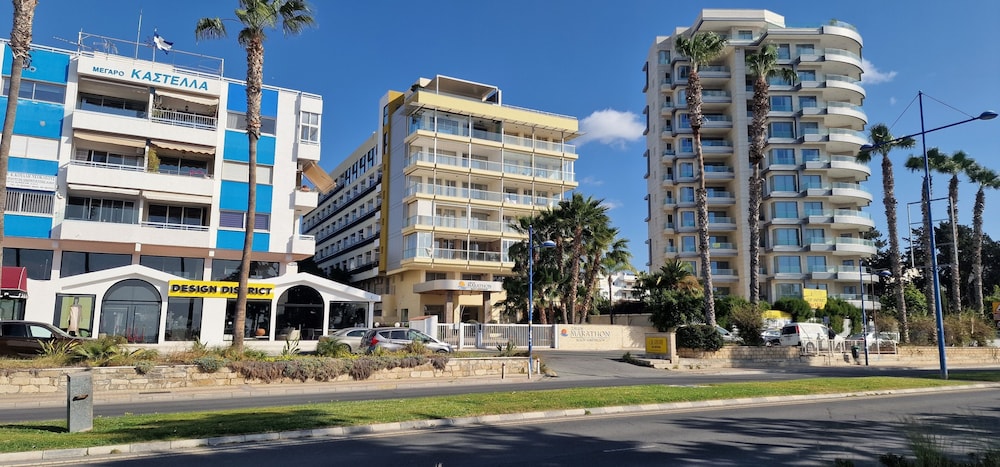 Marathon Beach Apartment With Shared Pool