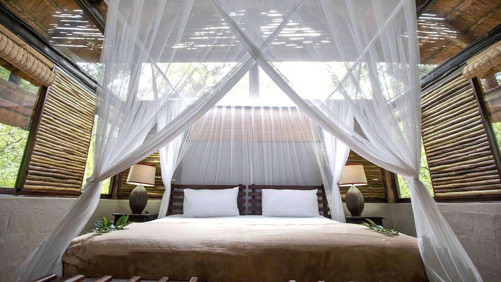 Royal Thonga Safari Lodge