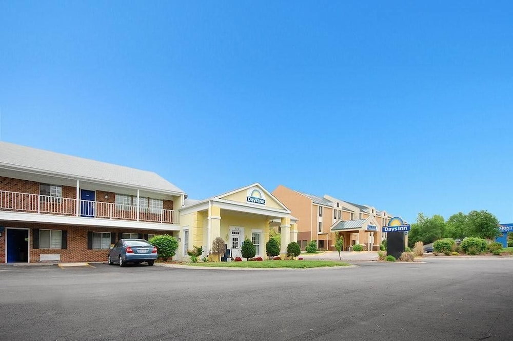 Lawrence Vacations - Days Inn by Wyndham KU Lawrence - Property Image 13