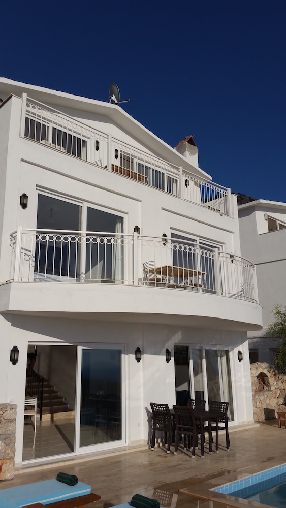 Paradise Kalkan Villalari